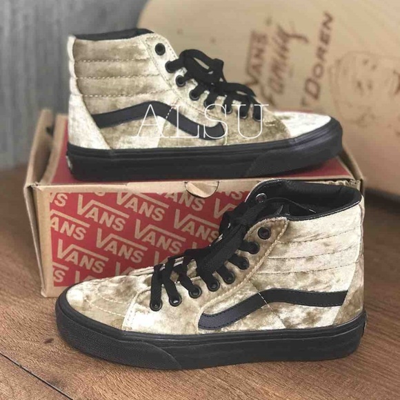 NWT VANS SK8-HI Velvet Tan Black Kid’s AUTHENTIC - Picture 3 of 7